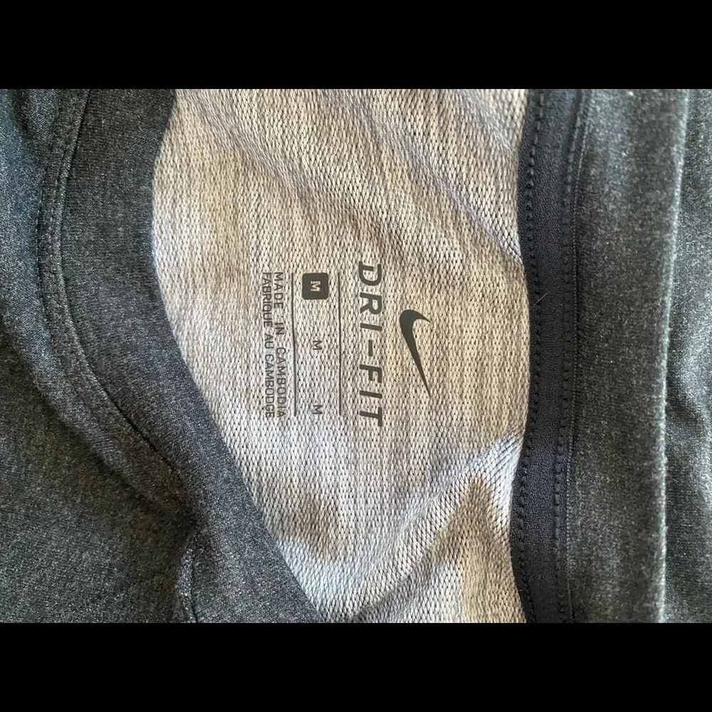 Nike Sphere Training Top - Picture 7 of 7